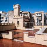 Il secondo invece d� davvero l�idea della singolarit� di tutto il palazzo